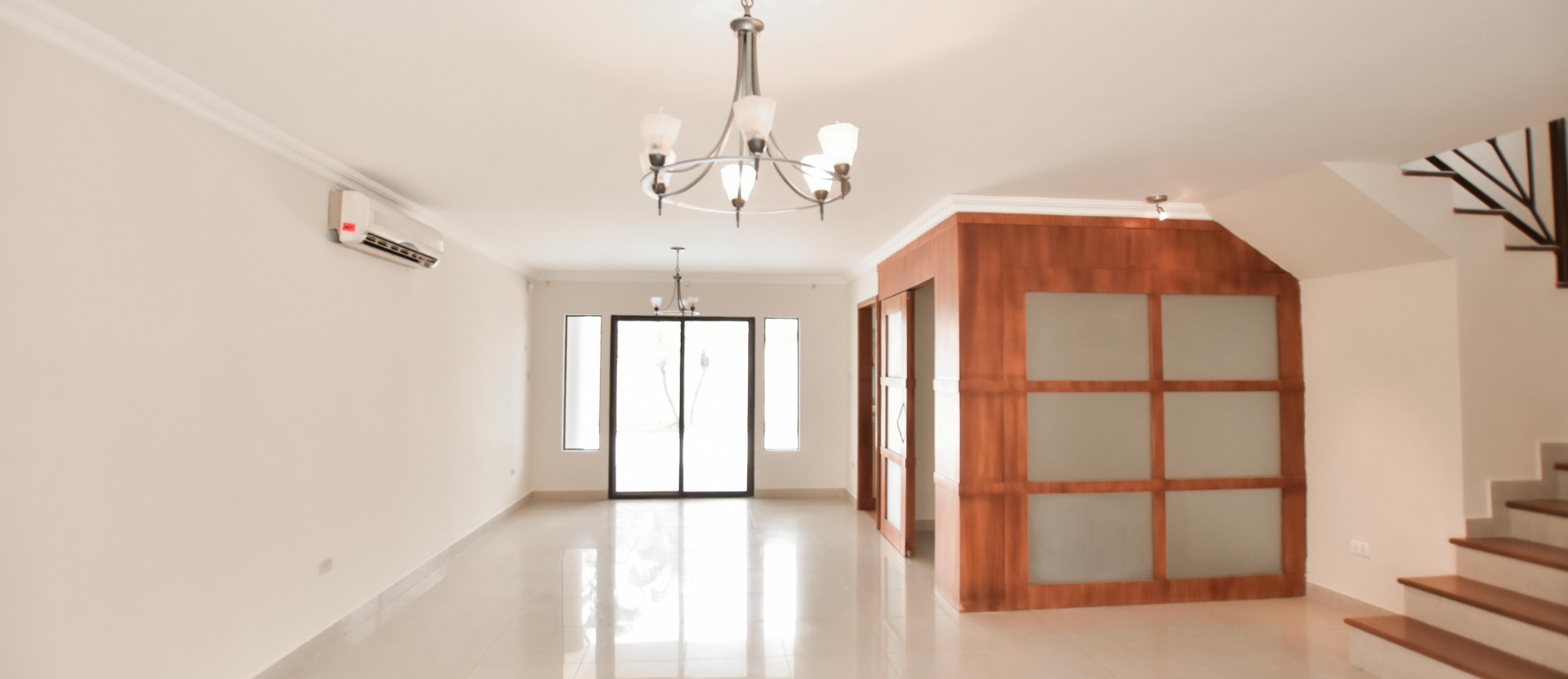 Casa en alquiler en Urb. Camino del Río, Vía Samborondón km3 GeoBienes - Casa en alquiler en Urb. Camino del Río, Vía Samborondón km3 - Plusvalia Guayaquil Casas de venta y alquiler Inmobiliaria Ecuador