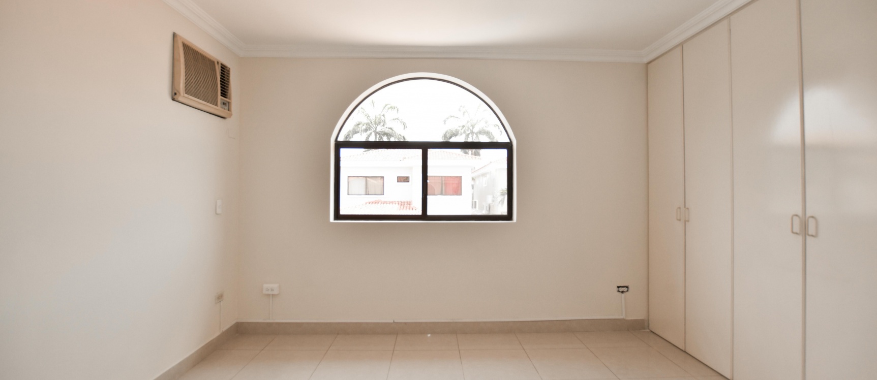 Casa en alquiler en Urb. Camino del Río, Vía Samborondón km3 GeoBienes - Casa en alquiler en Urb. Camino del Río, Vía Samborondón km3 - Plusvalia Guayaquil Casas de venta y alquiler Inmobiliaria Ecuador