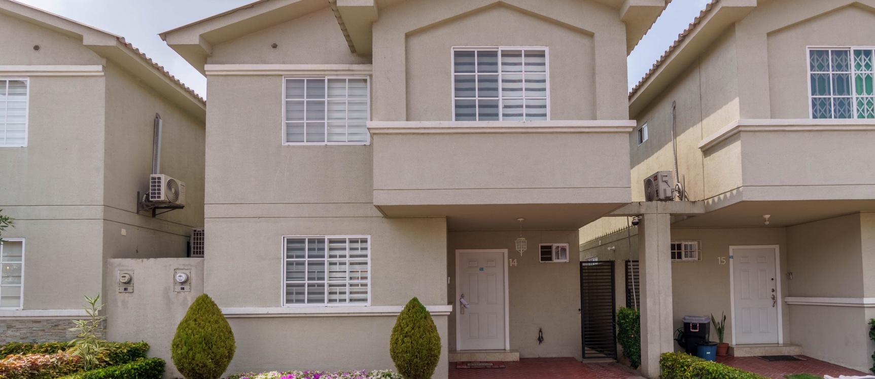 Casa en venta en Urb. Casa Laguna, etapa Paradisa GeoBienes - Casa en venta en Urb. Casa Laguna, Etapa Paradisa - Plusvalia Guayaquil Casas de venta y alquiler Inmobiliaria Ecuador