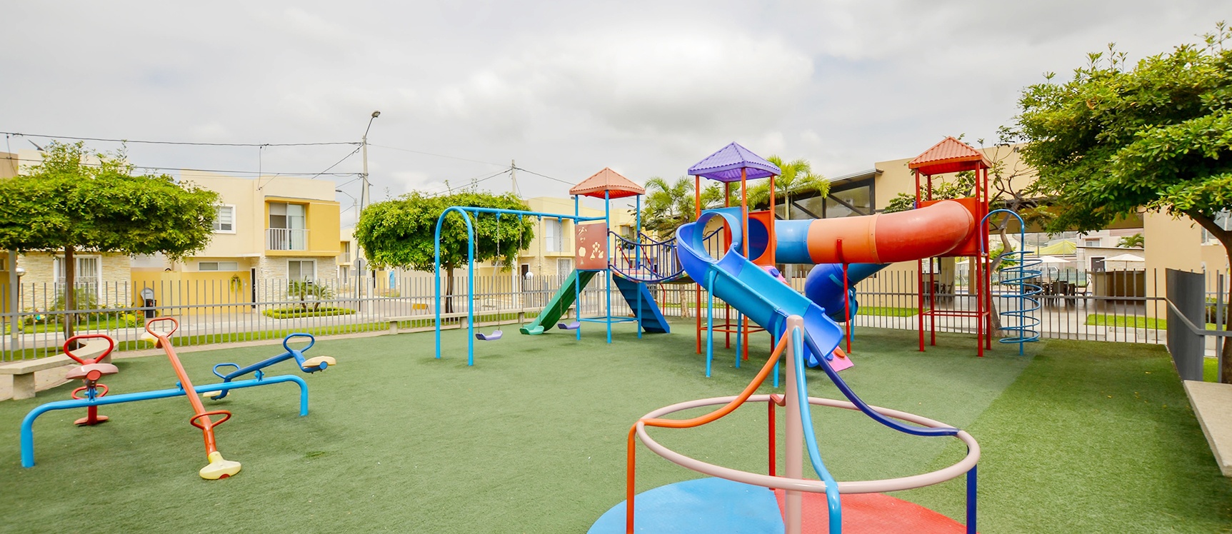 Casa en alquiler en urbanización Arboletta sector Vía a Daule GeoBienes - Casa en alquiler en urbanización Arboletta sector Vía a Daule - Plusvalia Guayaquil Casas de venta y alquiler Inmobiliaria Ecuador