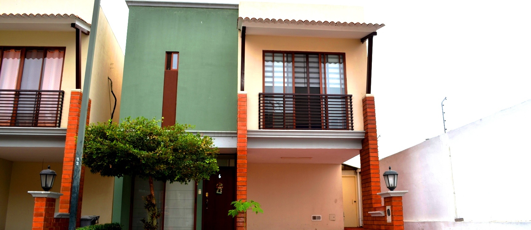 GeoBienes - Casa en Alquiler en urbanización Bali via samborondon  - Plusvalia Guayaquil Casas de venta y alquiler Inmobiliaria Ecuador
