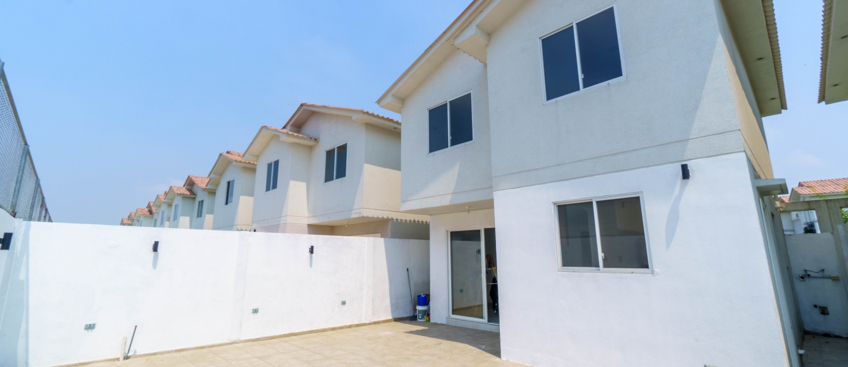 Casa en alquiler en Urbanización Casa Laguna, vía La Aurora. GeoBienes - Casa en alquiler en Urbanización Casa Laguna, vía La Aurora. - Plusvalia Guayaquil Casas de venta y alquiler Inmobiliaria Ecuador