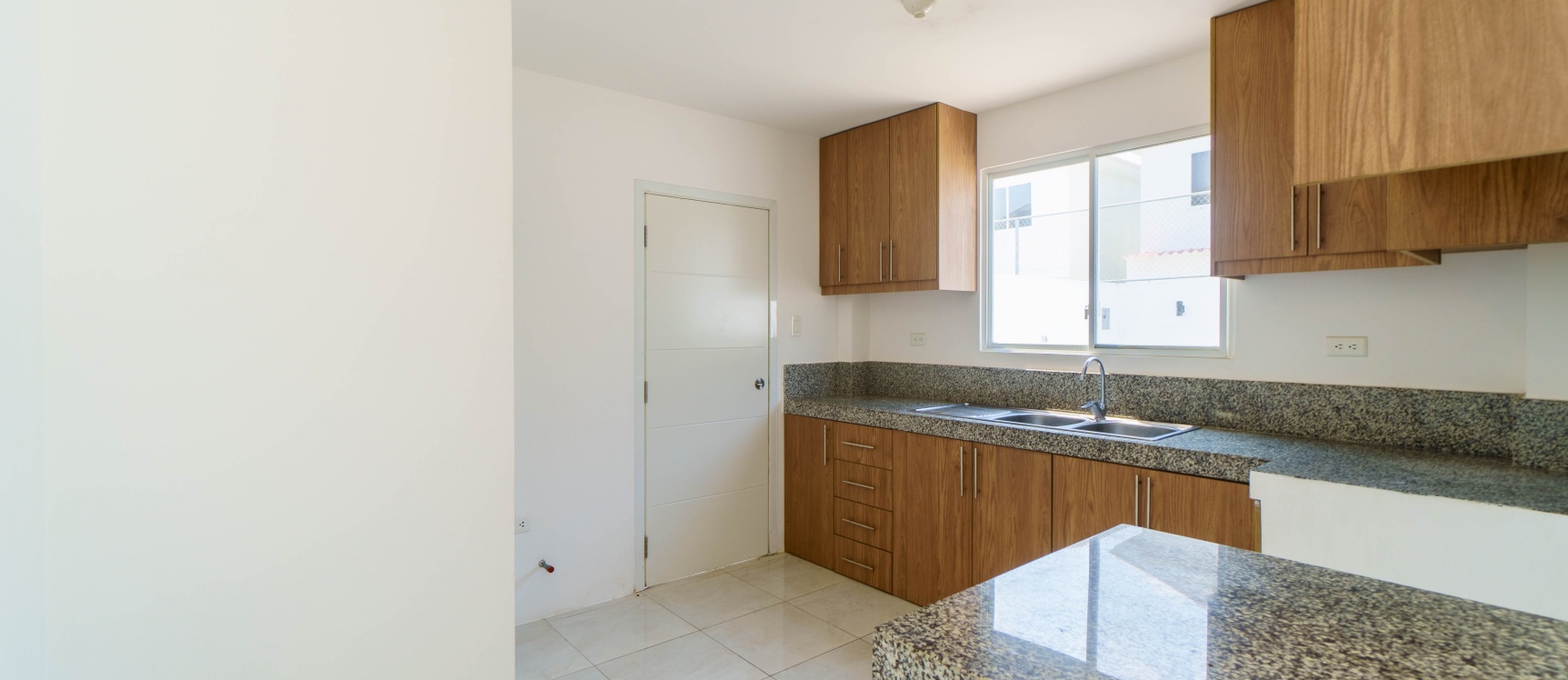 Casa en alquiler en Urbanización Casa Laguna, vía La Aurora. GeoBienes - Casa en alquiler en Urbanización Casa Laguna, vía La Aurora. - Plusvalia Guayaquil Casas de venta y alquiler Inmobiliaria Ecuador