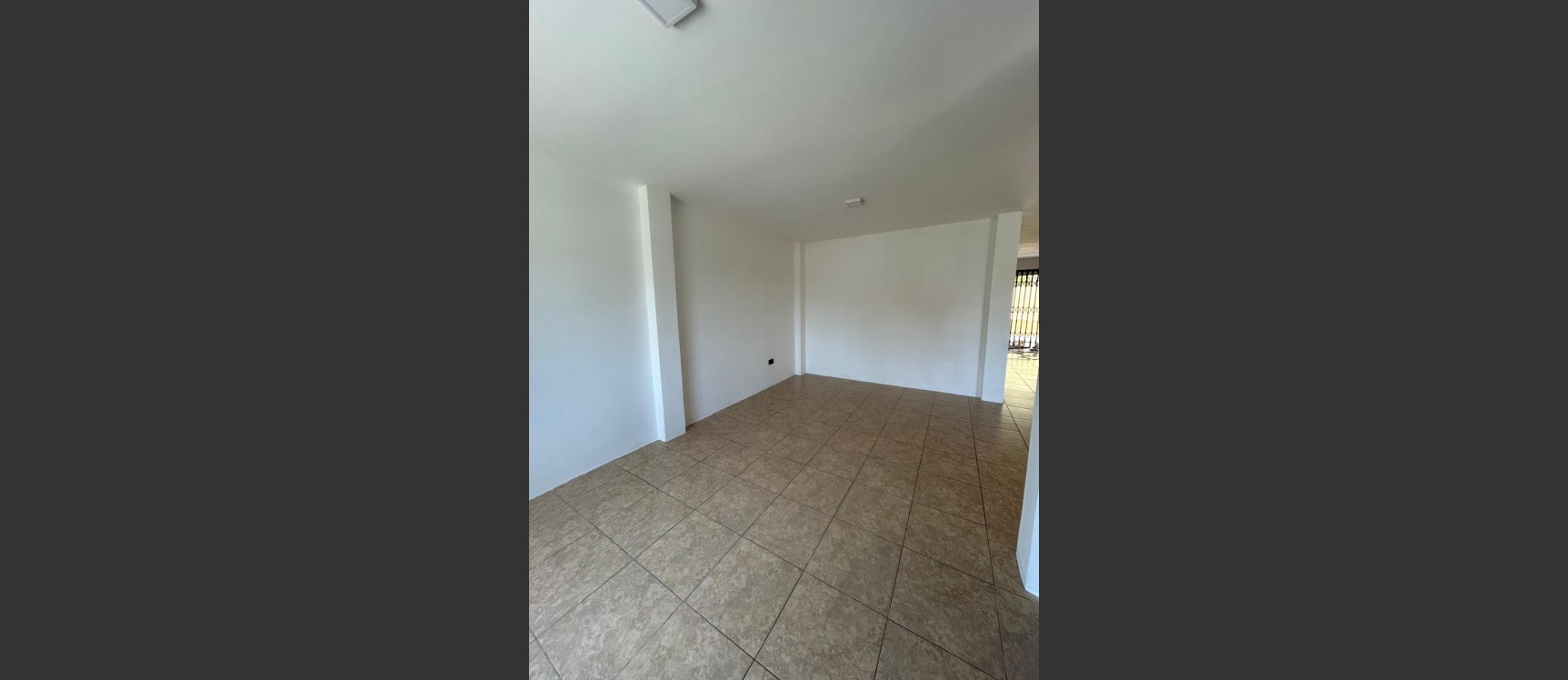 GeoBienes - Casa en alquiler en urbanización Metropolis, Etapa C, Guayaquil - Plusvalia Guayaquil Casas de venta y alquiler Inmobiliaria Ecuador