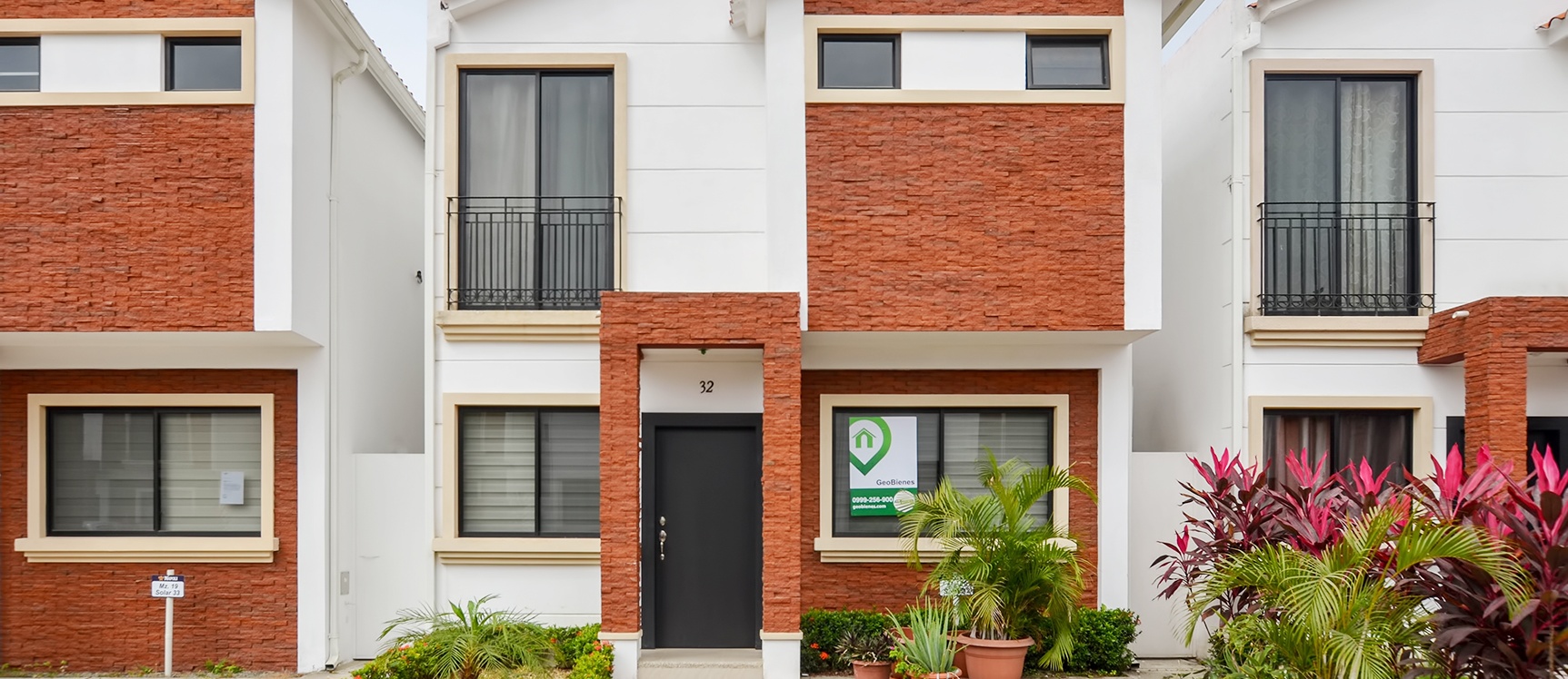GeoBienes - Casa en alquiler en Urbanización Napoli sector Vía a Samborondón - Plusvalia Guayaquil Casas de venta y alquiler Inmobiliaria Ecuador