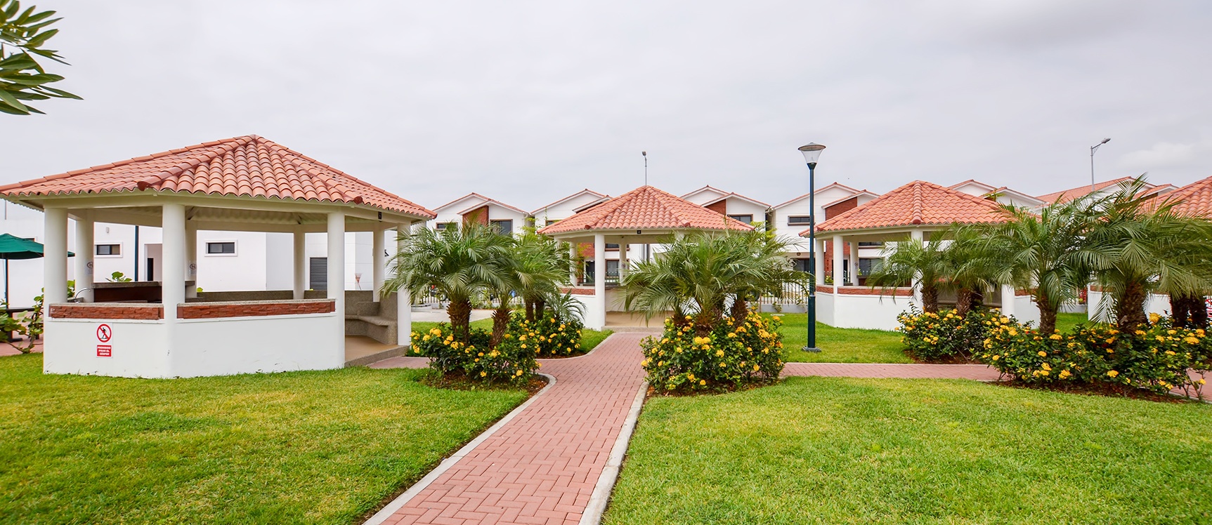 Casa en alquiler en Urbanización Napoli sector Vía a Samborondón GeoBienes - Casa en alquiler en Urbanización Napoli sector Vía a Samborondón - Plusvalia Guayaquil Casas de venta y alquiler Inmobiliaria Ecuador