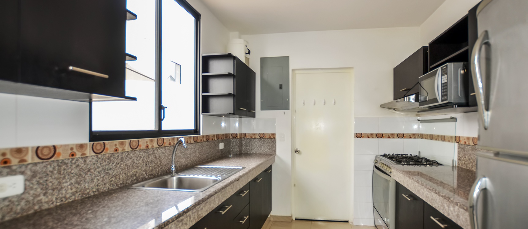 Casa en alquiler en Urbanización Napoli sector Vía a Samborondón GeoBienes - Casa en alquiler en Urbanización Napoli sector Vía a Samborondón - Plusvalia Guayaquil Casas de venta y alquiler Inmobiliaria Ecuador