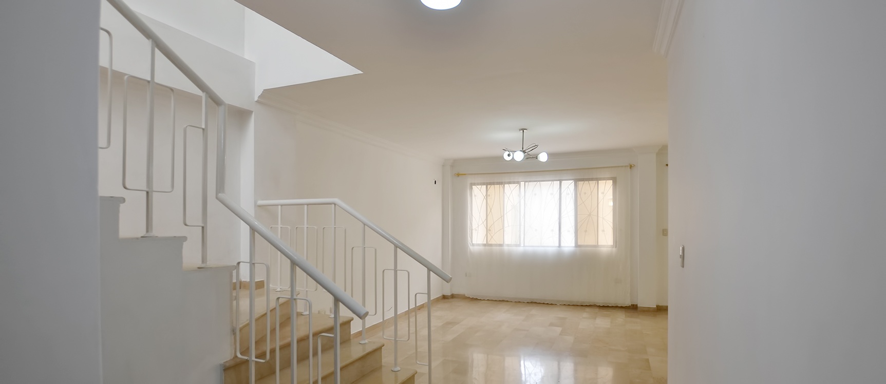 Casa en alquiler en urbanización Portal al Sol sector Vía a la Costa GeoBienes - Casa en alquiler en urbanización Portal al Sol sector Vía a la Costa - Plusvalia Guayaquil Casas de venta y alquiler Inmobiliaria Ecuador