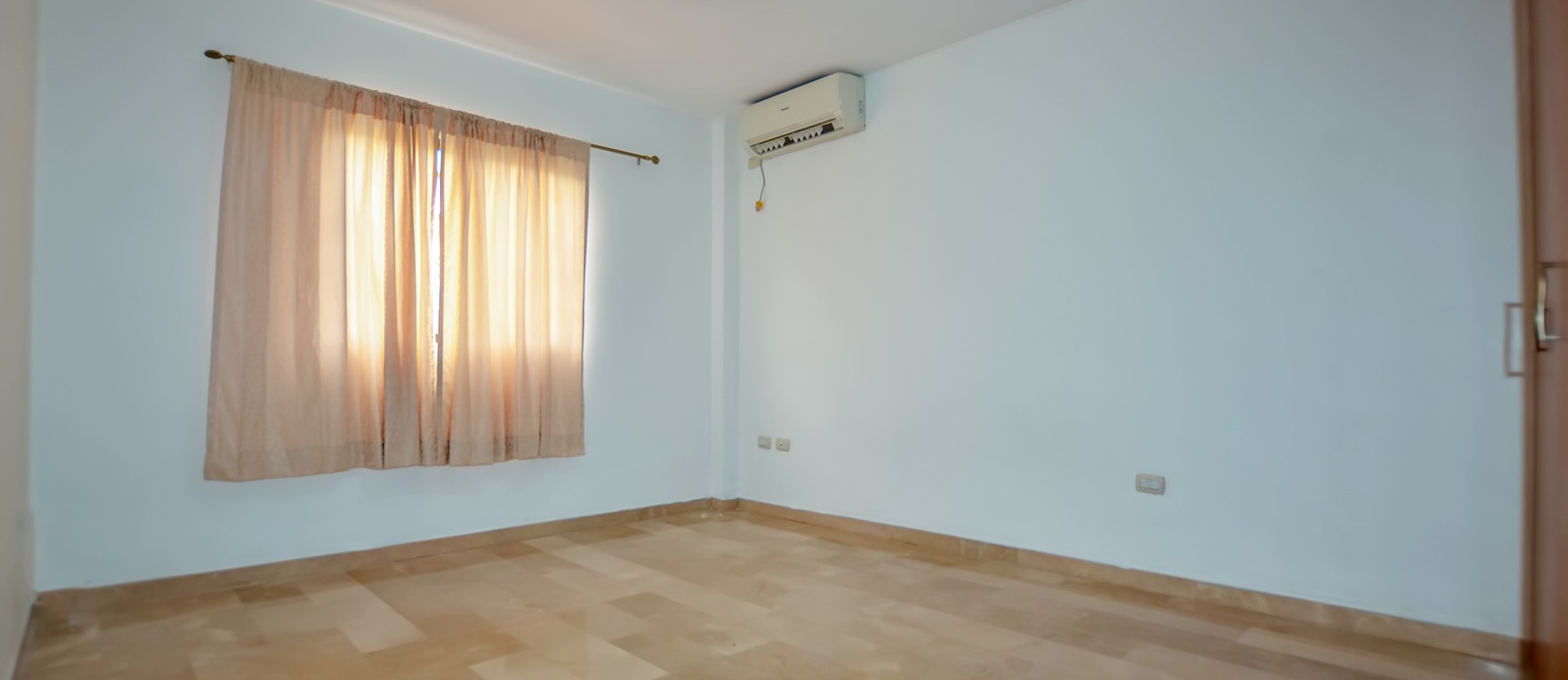 Casa en alquiler en urbanización Portal al Sol sector Vía a la Costa GeoBienes - Casa en alquiler en urbanización Portal al Sol sector Vía a la Costa - Plusvalia Guayaquil Casas de venta y alquiler Inmobiliaria Ecuador