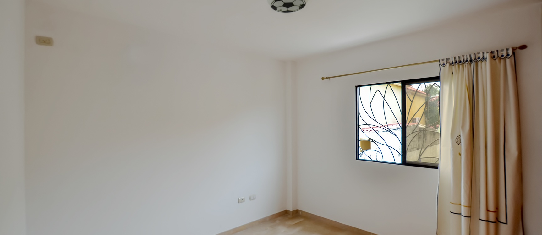 Casa en alquiler en urbanización Portal al Sol sector Vía a la Costa GeoBienes - Casa en alquiler en urbanización Portal al Sol sector Vía a la Costa - Plusvalia Guayaquil Casas de venta y alquiler Inmobiliaria Ecuador