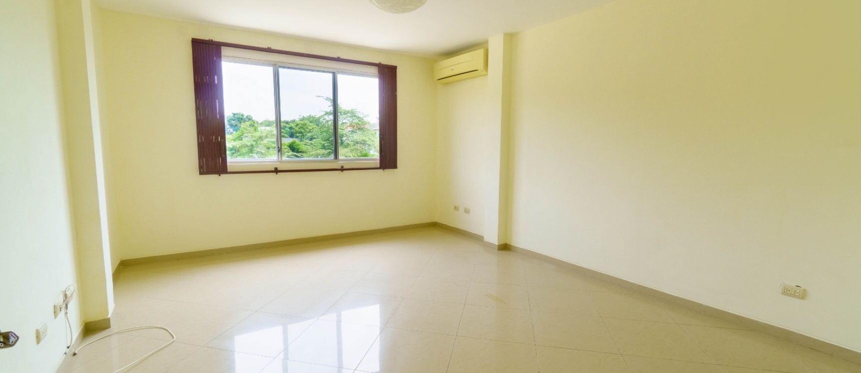 Casa en alquiler en Urbanización Portal al Sol, Vía a la Costa GeoBienes - Casa en alquiler en Urbanización Portal al Sol, Vía a la Costa - Plusvalia Guayaquil Casas de venta y alquiler Inmobiliaria Ecuador