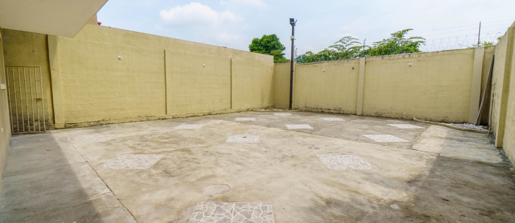 Casa en alquiler en Urbanización Portal al Sol, Vía a la Costa GeoBienes - Casa en alquiler en Urbanización Portal al Sol, Vía a la Costa - Plusvalia Guayaquil Casas de venta y alquiler Inmobiliaria Ecuador