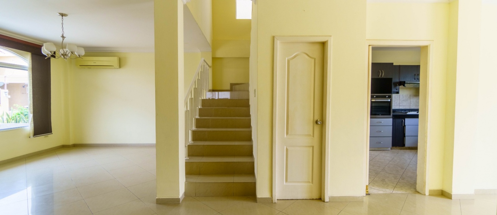 Casa en alquiler en Urbanización Portal al Sol, Vía a la Costa GeoBienes - Casa en alquiler en Urbanización Portal al Sol, Vía a la Costa - Plusvalia Guayaquil Casas de venta y alquiler Inmobiliaria Ecuador