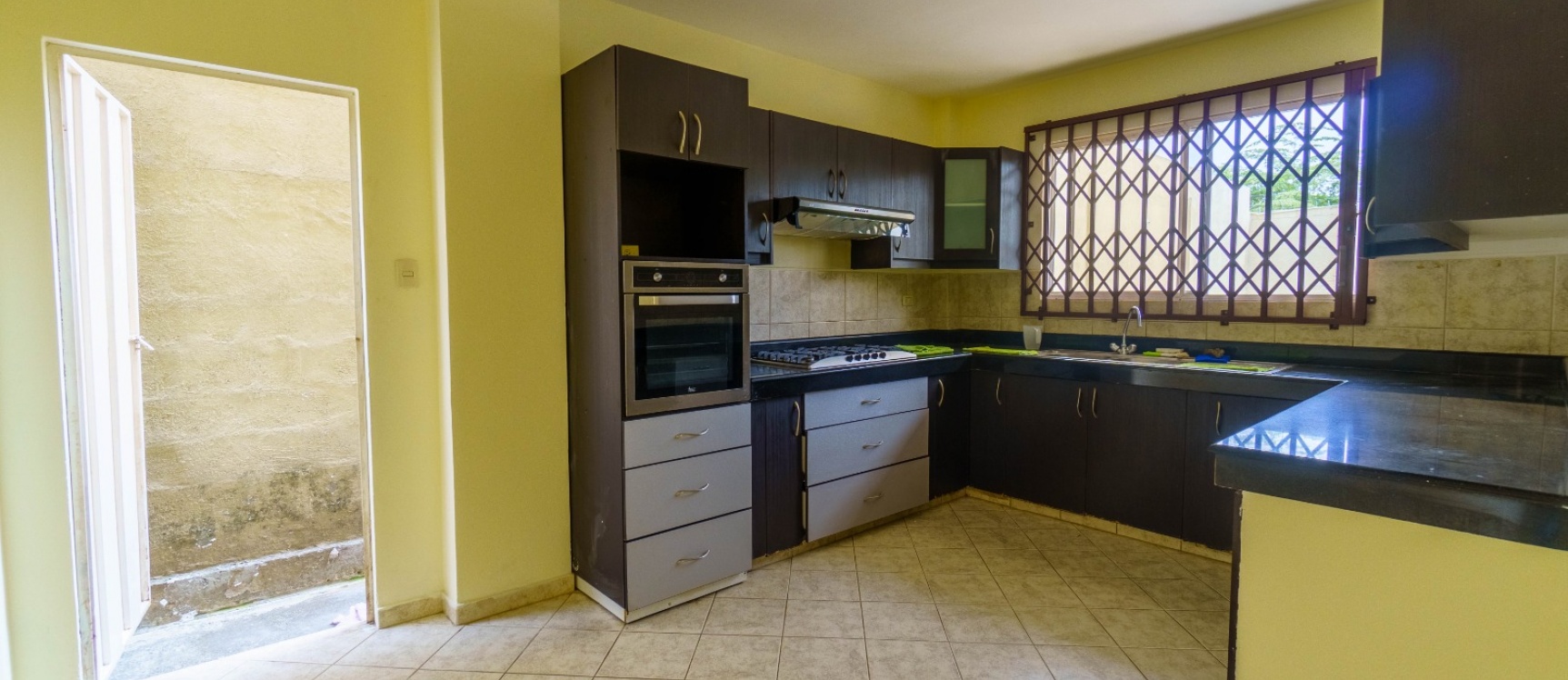 Casa en alquiler en Urbanización Portal al Sol, Vía a la Costa GeoBienes - Casa en alquiler en Urbanización Portal al Sol, Vía a la Costa - Plusvalia Guayaquil Casas de venta y alquiler Inmobiliaria Ecuador