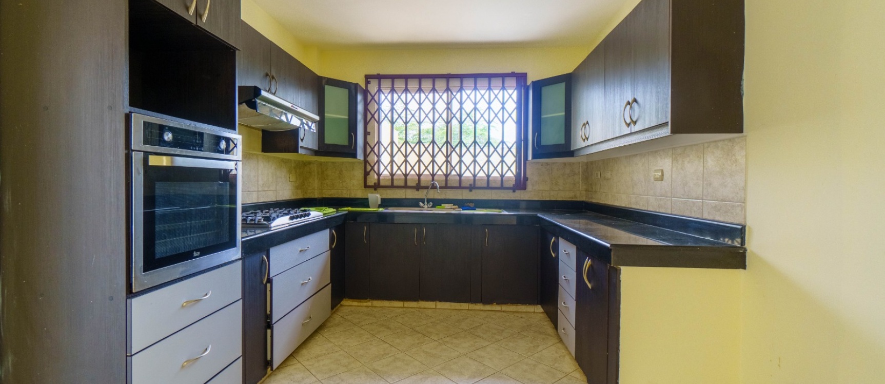 Casa en alquiler en Urbanización Portal al Sol, Vía a la Costa GeoBienes - Casa en alquiler en Urbanización Portal al Sol, Vía a la Costa - Plusvalia Guayaquil Casas de venta y alquiler Inmobiliaria Ecuador