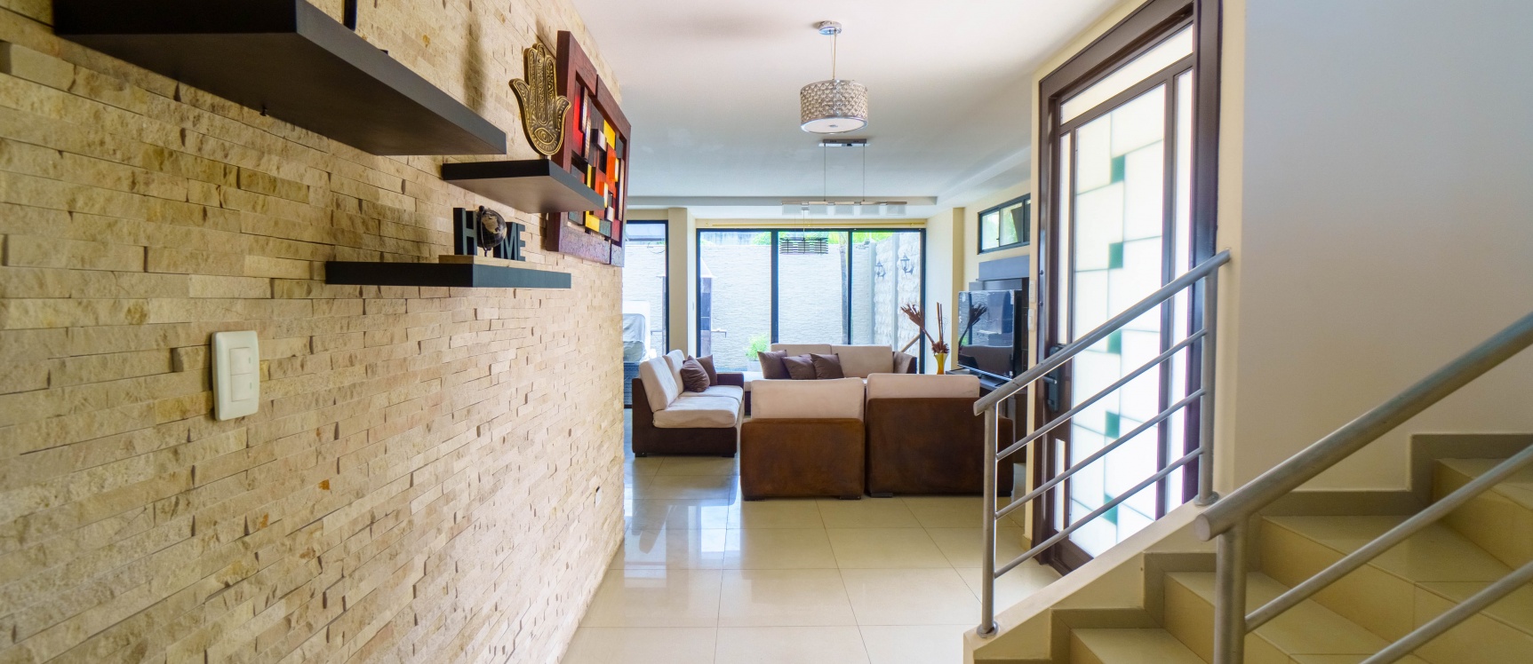 Casa en alquiler en Urbanización San Sebastián, Vía la Aurora GeoBienes - Casa en alquiler en Urbanización San Sebastián, Vía la Aurora - Plusvalia Guayaquil Casas de venta y alquiler Inmobiliaria Ecuador