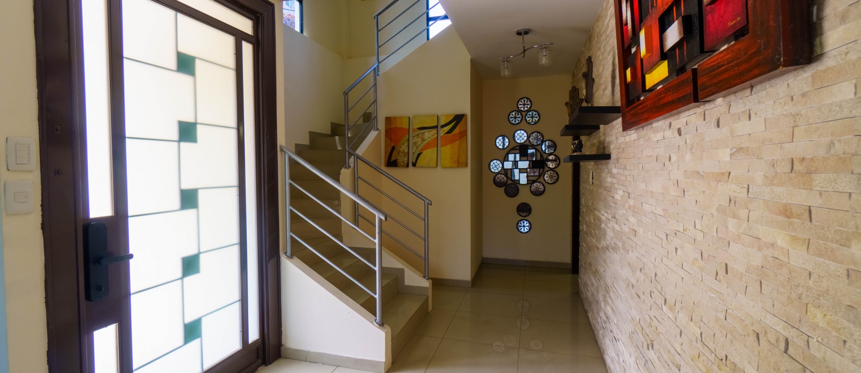 Casa en alquiler en Urbanización San Sebastián, Vía la Aurora GeoBienes - Casa en alquiler en Urbanización San Sebastián, Vía la Aurora - Plusvalia Guayaquil Casas de venta y alquiler Inmobiliaria Ecuador