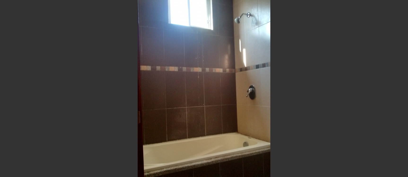 Ubr. Castilla , vía Samborondon GeoBienes - Casa en alquiler en Vía a Samborondón Urbanización Castilla Guayaquil - Plusvalia Guayaquil Casas de venta y alquiler Inmobiliaria Ecuador