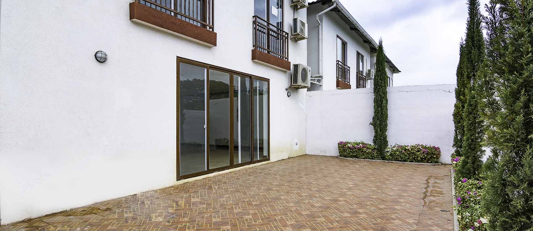 Casa en venta en Villas del Bosque Vía a La Costa - Guayaquil GeoBienes - Casa en venta en Villas del Bosque Vía a La Costa - Guayaquil - Plusvalia Guayaquil Casas de venta y alquiler Inmobiliaria Ecuador