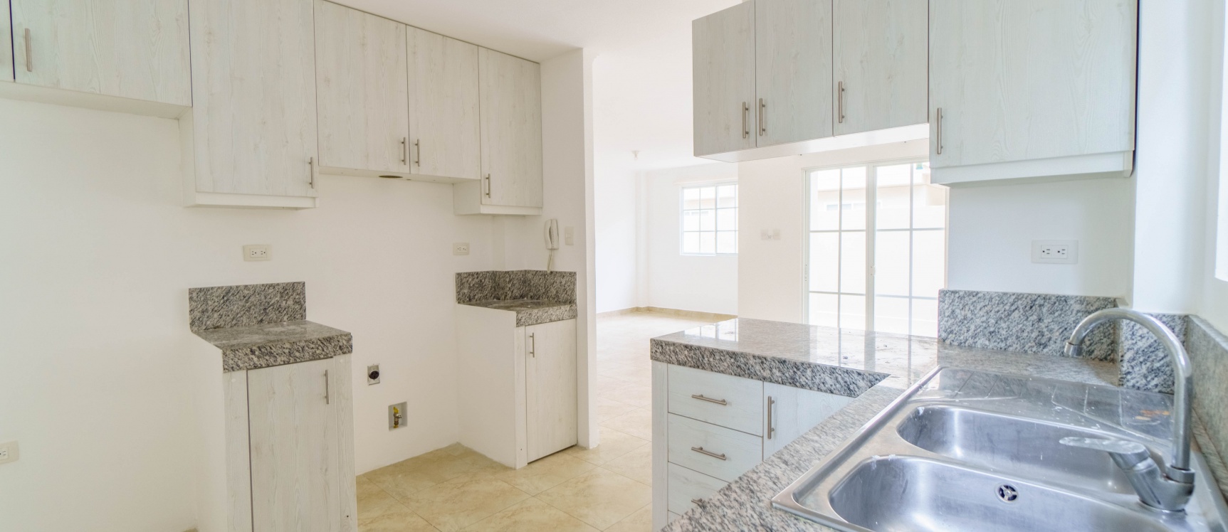 Casa en alquiler ubicada en Casa Laguna, Av. Febres Cordero. GeoBienes - Casa en alquiler ubicada en Casa Laguna, Av. Febres Cordero. - Plusvalia Guayaquil Casas de venta y alquiler Inmobiliaria Ecuador