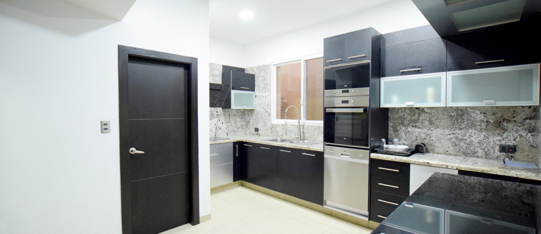 GeoBienes - Casa en alquiler ubicada en Ciudad Colón, Norte de Guayaquil - Plusvalia Guayaquil Casas de venta y alquiler Inmobiliaria Ecuador