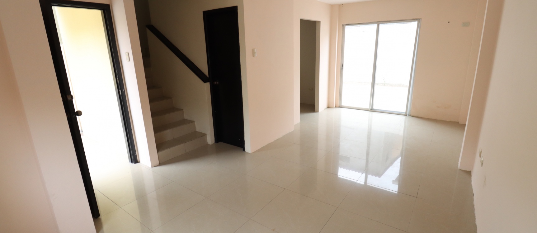 Casa en alquiler ubicada en la Urbanización La Rioja, Etapa Almeria GeoBienes - Casa en alquiler ubicada en la Urbanización La Rioja, Etapa Almeria - Plusvalia Guayaquil Casas de venta y alquiler Inmobiliaria Ecuador