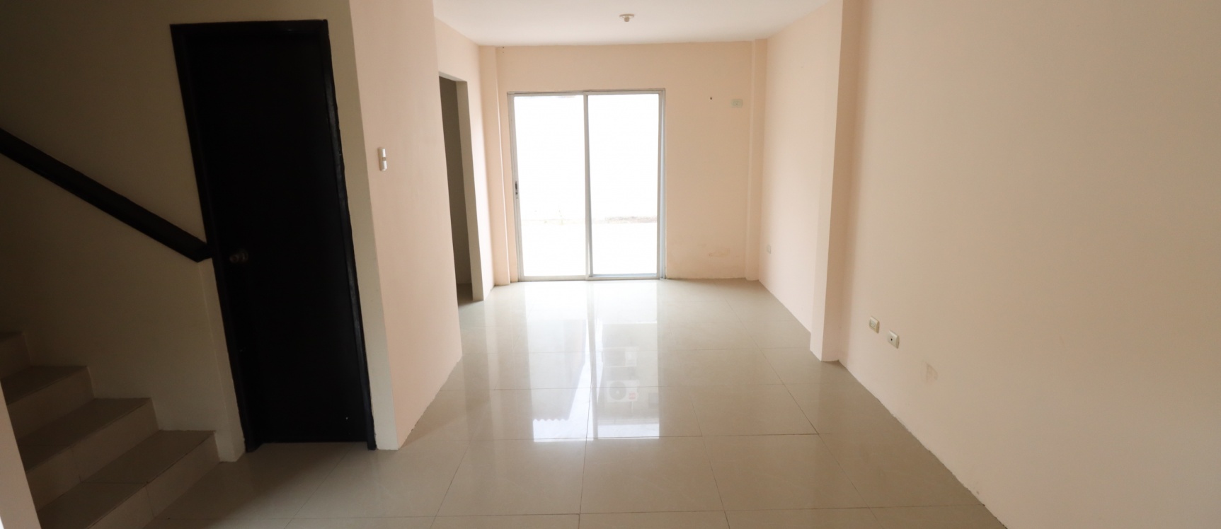 Casa en alquiler ubicada en la Urbanización La Rioja, Etapa Almeria GeoBienes - Casa en alquiler ubicada en la Urbanización La Rioja, Etapa Almeria - Plusvalia Guayaquil Casas de venta y alquiler Inmobiliaria Ecuador