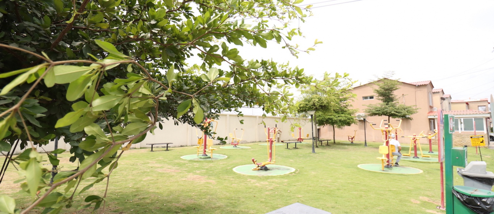 Casa en alquiler ubicada en la Urbanización La Rioja, Etapa Almeria GeoBienes - Casa en alquiler ubicada en la Urbanización La Rioja, Etapa Almeria - Plusvalia Guayaquil Casas de venta y alquiler Inmobiliaria Ecuador