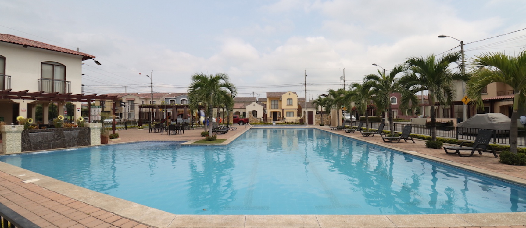 Casa en alquiler ubicada en la Urbanización La Rioja, Etapa Almeria GeoBienes - Casa en alquiler ubicada en la Urbanización La Rioja, Etapa Almeria - Plusvalia Guayaquil Casas de venta y alquiler Inmobiliaria Ecuador