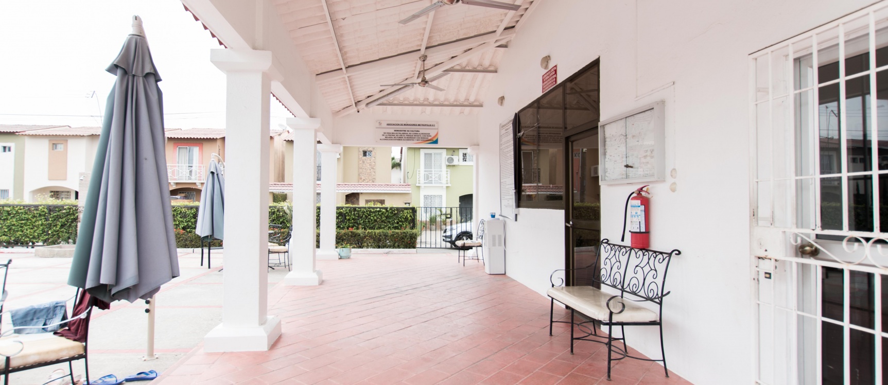 GeoBienes - Casa en alquiler ubicada en la Urbanización Metropolis II - Plusvalia Guayaquil Casas de venta y alquiler Inmobiliaria Ecuador