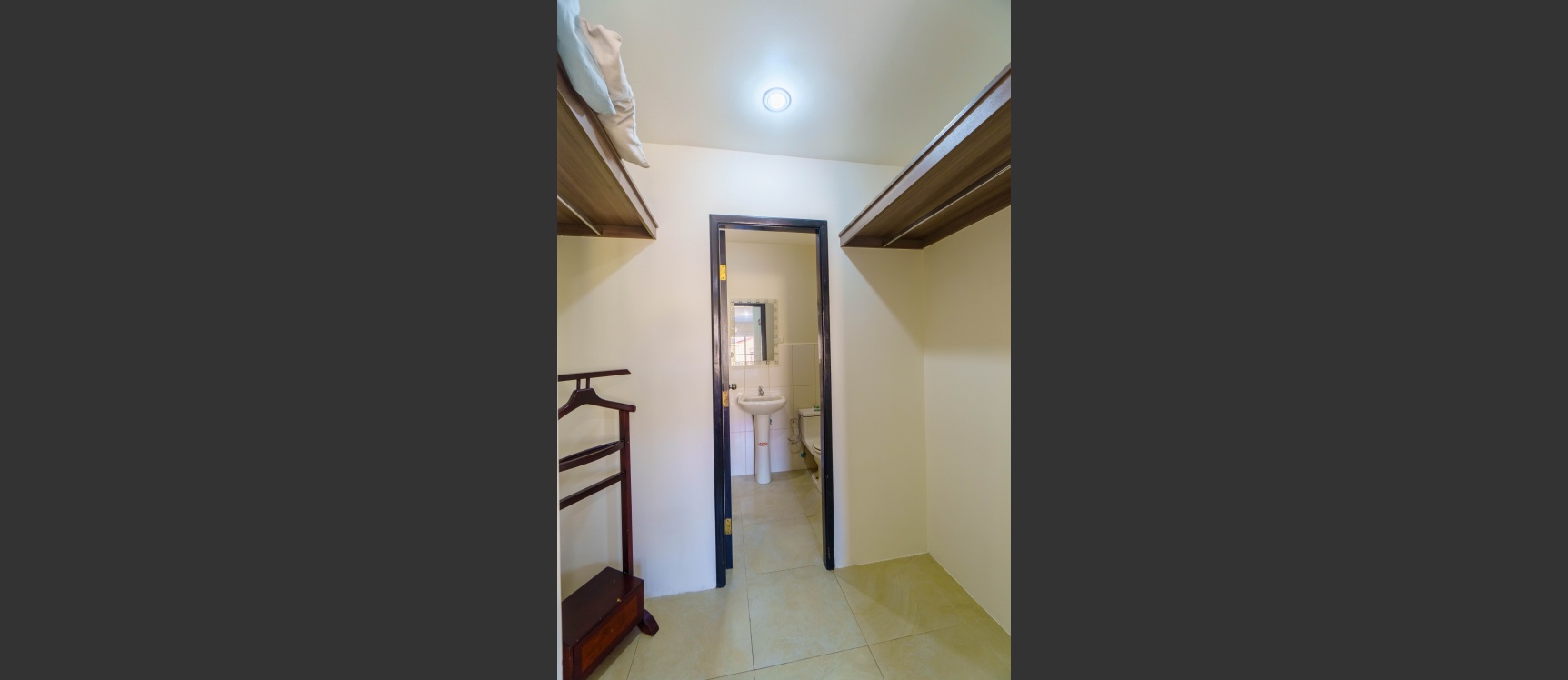 Casa en alquiler ubicada en Urb. La Rioja, La Aurora GeoBienes - Casa en alquiler ubicada en Urb. La Rioja, La Aurora - Plusvalia Guayaquil Casas de venta y alquiler Inmobiliaria Ecuador