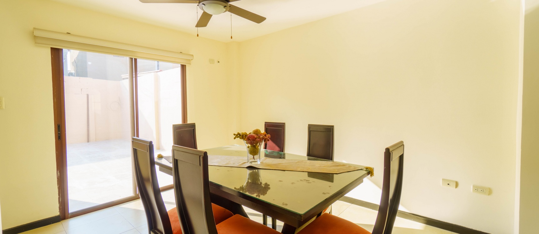 Casa en alquiler ubicada en Urb. La Rioja, La Aurora GeoBienes - Casa en alquiler ubicada en Urb. La Rioja, La Aurora - Plusvalia Guayaquil Casas de venta y alquiler Inmobiliaria Ecuador