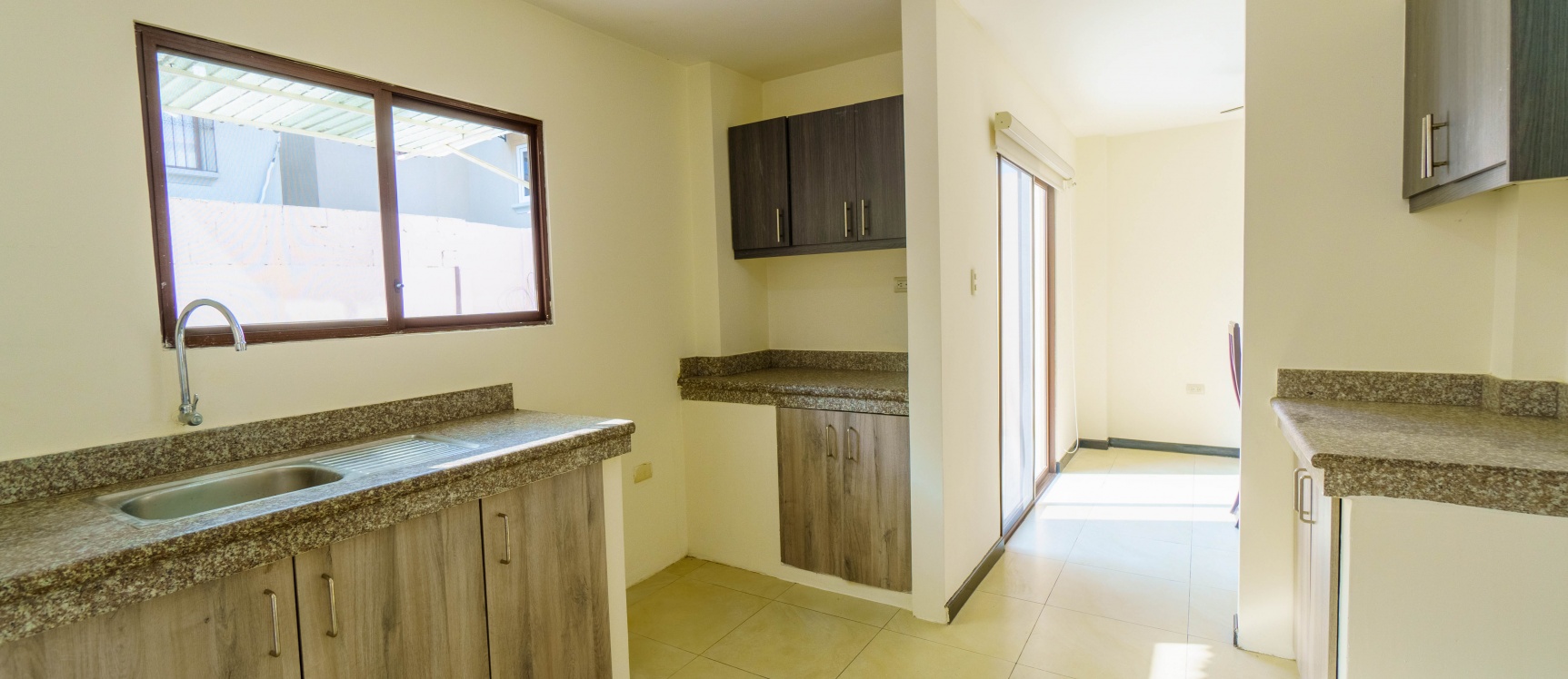 Casa en alquiler ubicada en Urb. La Rioja, La Aurora GeoBienes - Casa en alquiler ubicada en Urb. La Rioja, La Aurora - Plusvalia Guayaquil Casas de venta y alquiler Inmobiliaria Ecuador