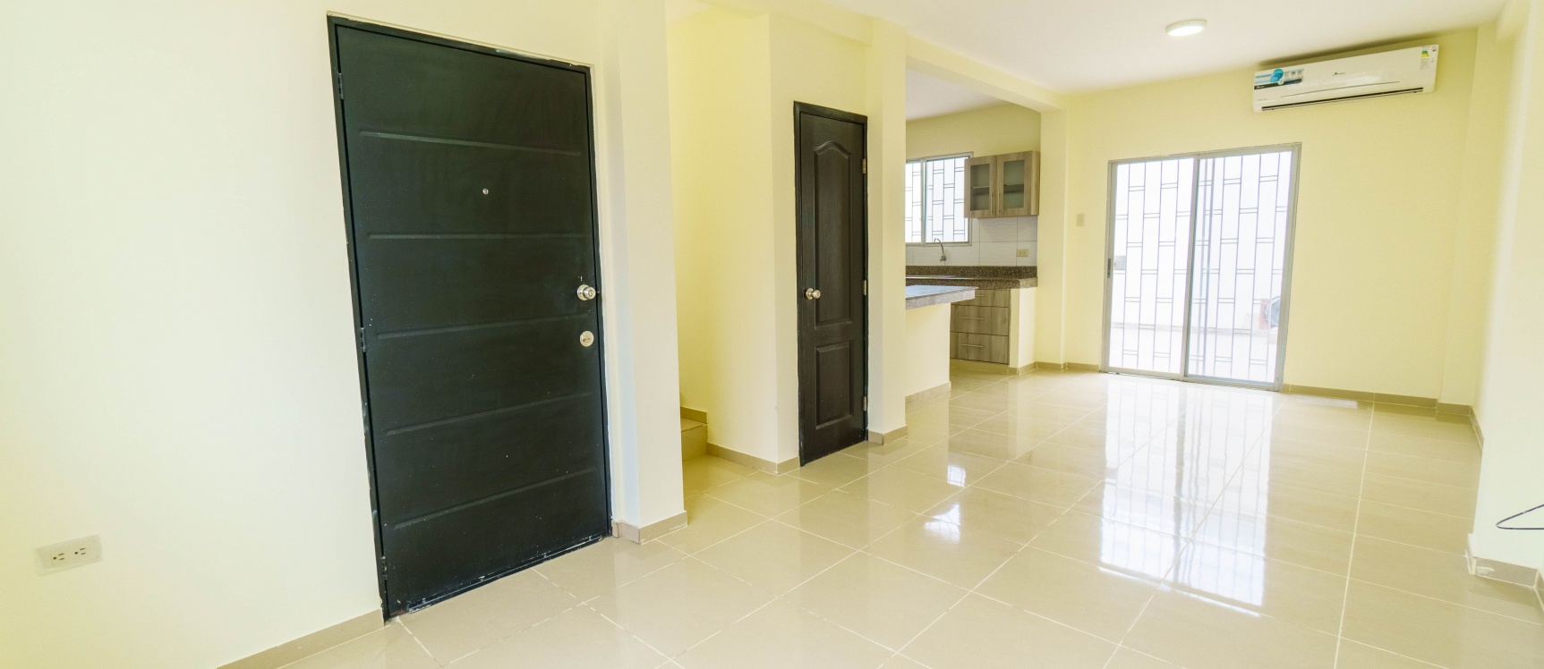Casa en alquiler ubicada en Urb. Villa Italia, Etapa Génova GeoBienes - Casa en alquiler ubicada en Urb. Villa Italia, Etapa Génova - Plusvalia Guayaquil Casas de venta y alquiler Inmobiliaria Ecuador