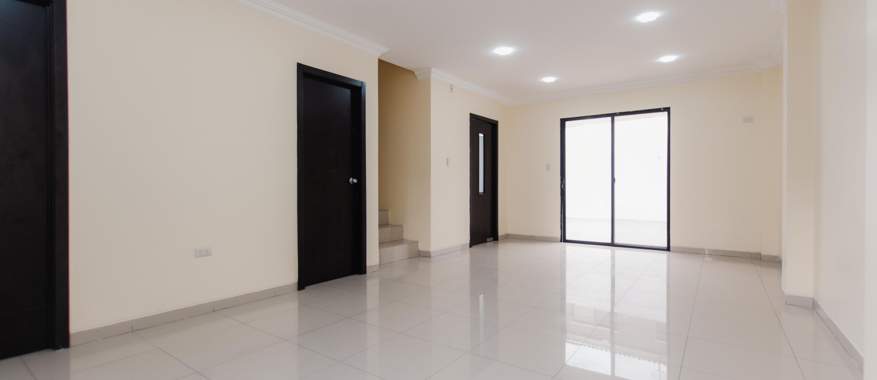 Casa en alquiler ubicada en Urbanización La Romareda, av. Narcisa de Jesús GeoBienes - Casa en alquiler ubicada en Urbanización La Romareda, av. Narcisa de Jesús - Plusvalia Guayaquil Casas de venta y alquiler Inmobiliaria Ecuador