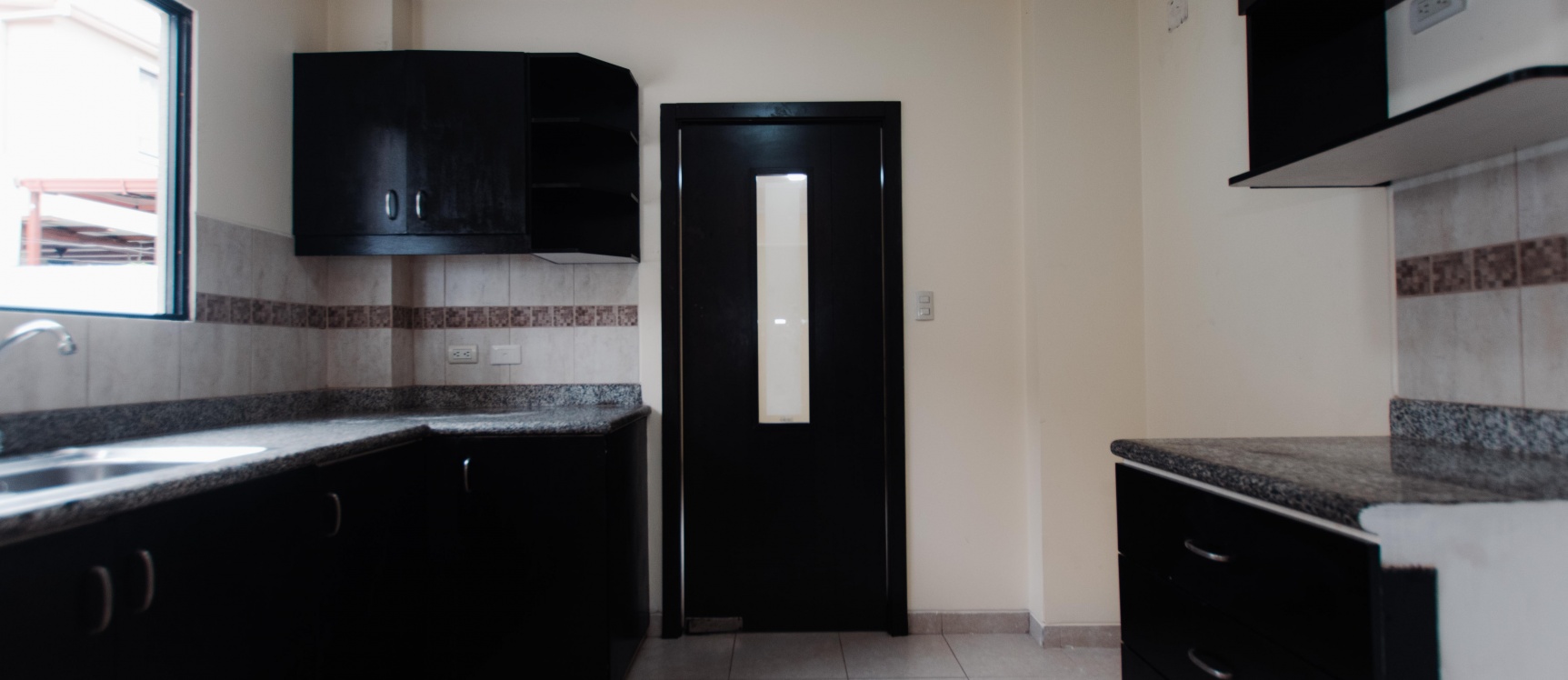 Casa en alquiler ubicada en Urbanización La Romareda, av. Narcisa de Jesús GeoBienes - Casa en alquiler ubicada en Urbanización La Romareda, av. Narcisa de Jesús - Plusvalia Guayaquil Casas de venta y alquiler Inmobiliaria Ecuador