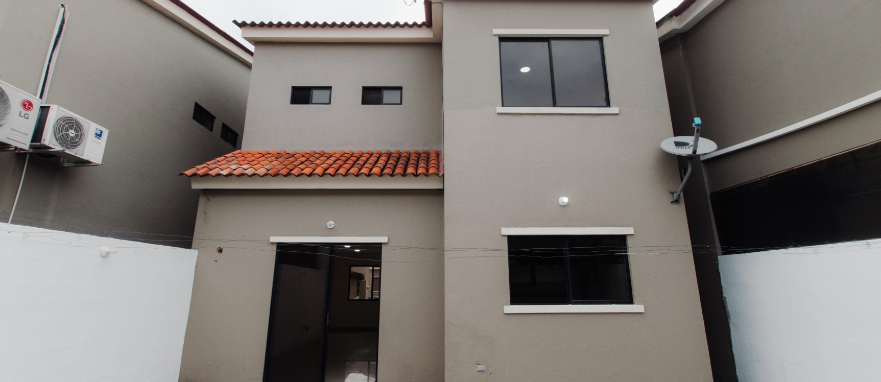 Casa en alquiler ubicada en Urbanización La Romareda, av. Narcisa de Jesús GeoBienes - Casa en alquiler ubicada en Urbanización La Romareda, av. Narcisa de Jesús - Plusvalia Guayaquil Casas de venta y alquiler Inmobiliaria Ecuador