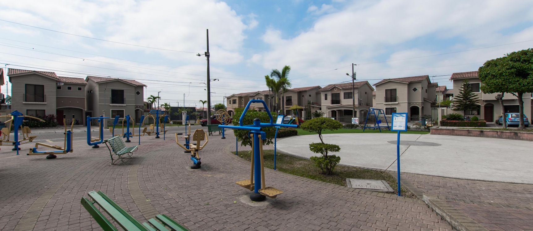 Casa en alquiler ubicada en urbanización Plaza Madeira via Aurora, Samborondón GeoBienes - Casa en alquiler ubicada en Urbanización Plaza Madeira Via Aurora, Samborondón - Plusvalia Guayaquil Casas de venta y alquiler Inmobiliaria Ecuador