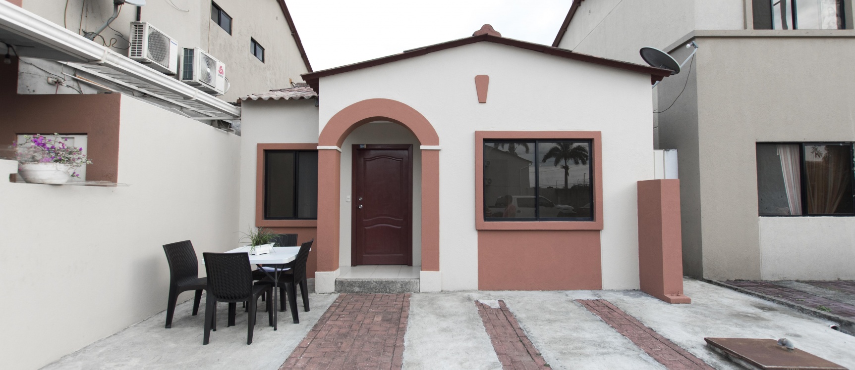 Casa en alquiler ubicada en Villa club, Etapa Galaxia GeoBienes - Casa en alquiler ubicada en Villa club, Etapa Galaxia - Plusvalia Guayaquil Casas de venta y alquiler Inmobiliaria Ecuador