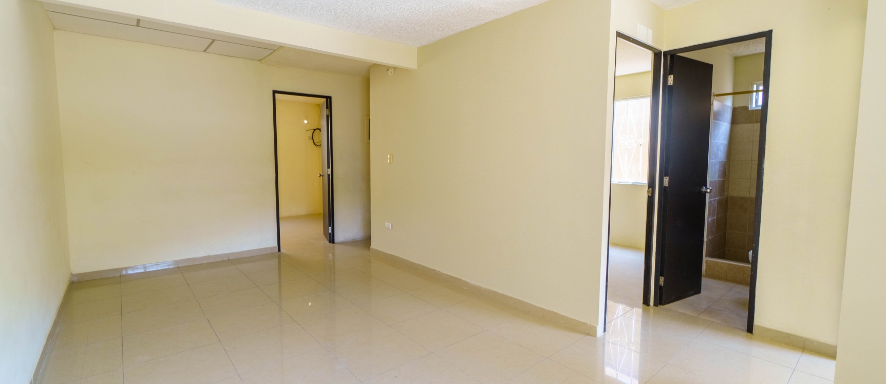 GeoBienes - Casa en alquiler ubicada en Villas del Rey Etapa Felipe, Vía Daule - Plusvalia Guayaquil Casas de venta y alquiler Inmobiliaria Ecuador