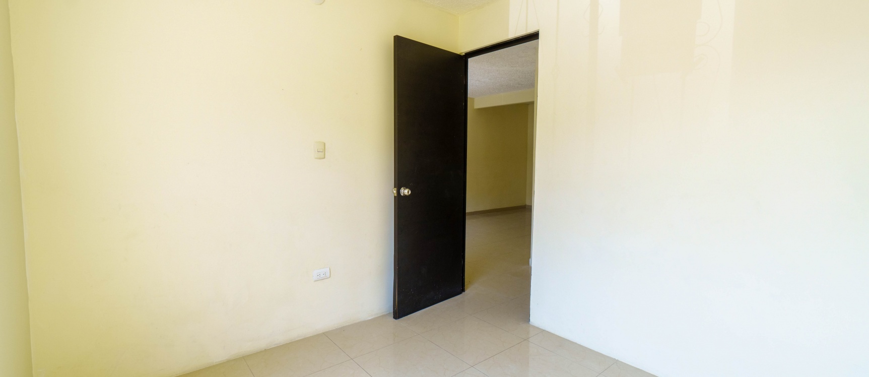 Casa en alquiler ubicada en Villas del Rey Etapa Felipe, Vía Daule GeoBienes - Casa en alquiler ubicada en Villas del Rey Etapa Felipe, Vía Daule - Plusvalia Guayaquil Casas de venta y alquiler Inmobiliaria Ecuador