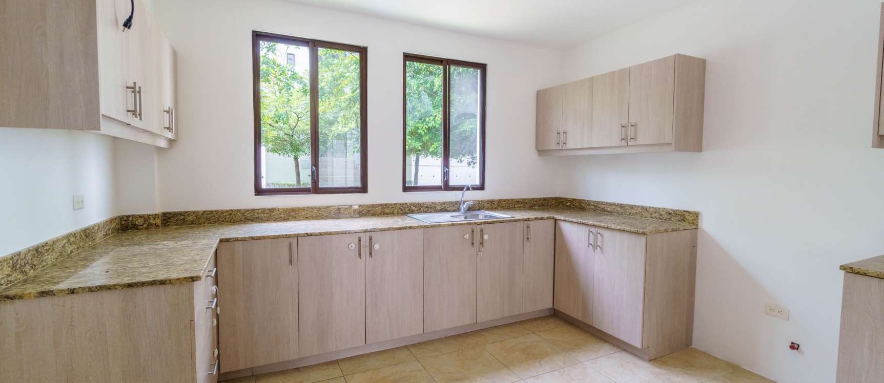 Casa en alquiler ubicado en Urb. Villas del Bosque, vía a la costa. GeoBienes - Casa en alquiler ubicado en Urbanización Villas del Bosque, vía a la costa - Plusvalia Guayaquil Casas de venta y alquiler Inmobiliaria Ecuador