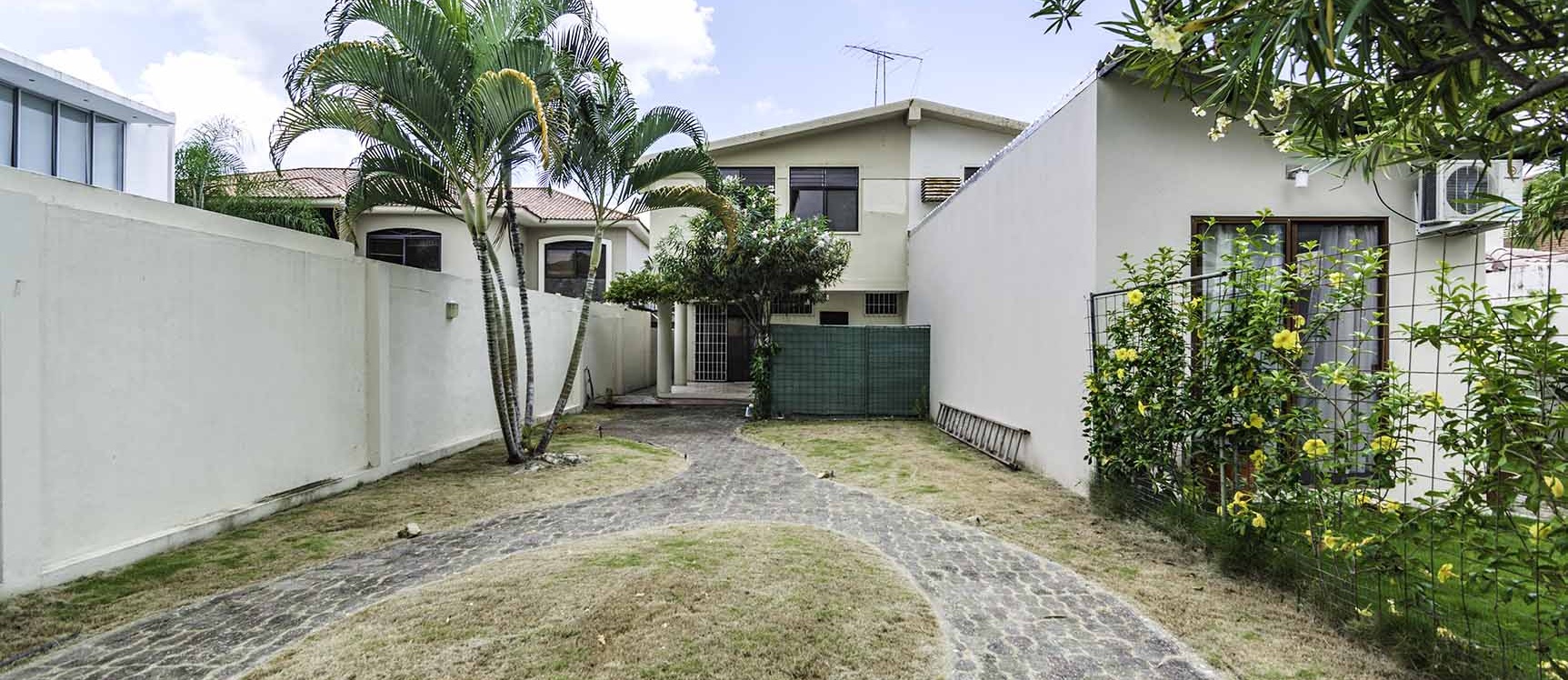 Casa en alquiler Urb. Laguna Club, Vía a la Costa GeoBienes - Casa en alquiler en Urbanización Laguna Club Vía a la Costa - Plusvalia Guayaquil Casas de venta y alquiler Inmobiliaria Ecuador