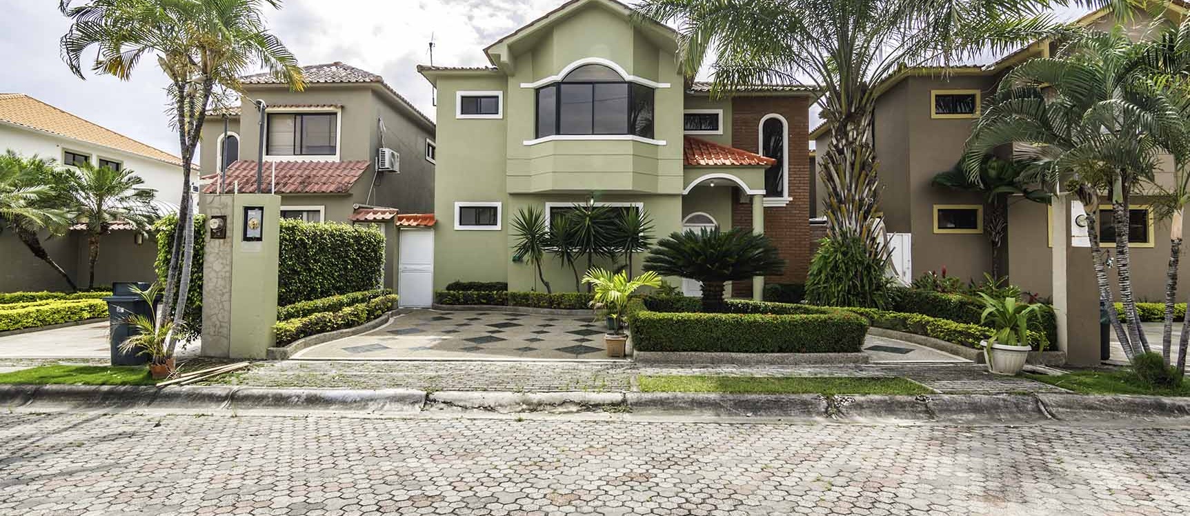 GeoBienes - Casa en alquiler Urb. Vía al Sol, Vía a la Costa - Plusvalia Guayaquil Casas de venta y alquiler Inmobiliaria Ecuador