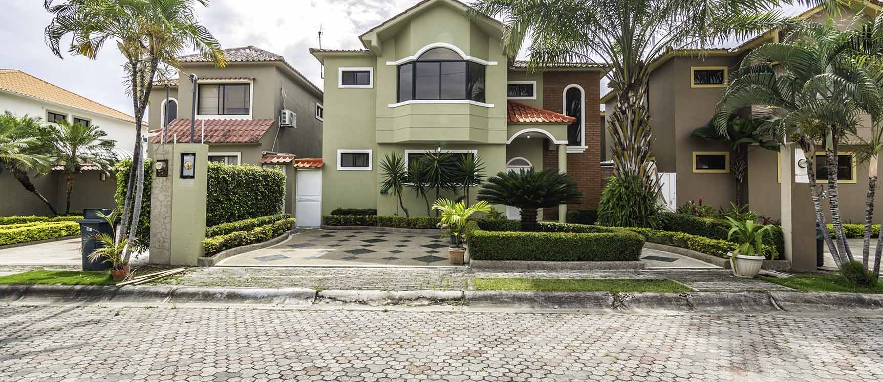 Casa en alquiler Urb. Vía al Sol, Vía a la Costa GeoBienes - Casa en alquiler Urb. Vía al Sol, Vía a la Costa - Plusvalia Guayaquil Casas de venta y alquiler Inmobiliaria Ecuador