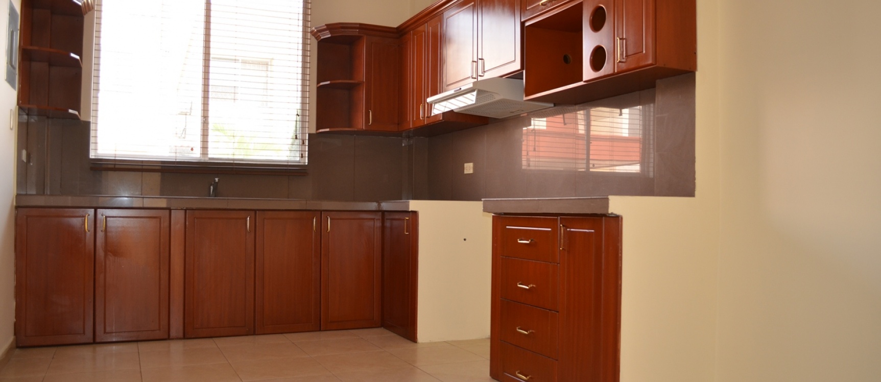 Casa en Alquiler urbanización Cataluña vía Salitre - Samborondon GeoBienes - Casa en Alquiler urbanización Cataluña vía Salitre - Samborondon - Plusvalia Guayaquil Casas de venta y alquiler Inmobiliaria Ecuador