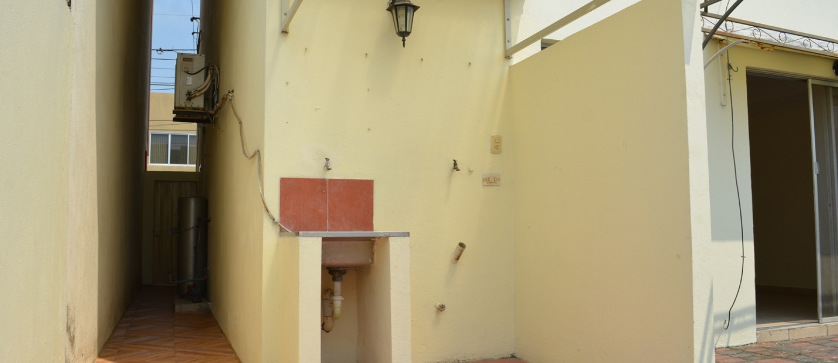 Casa en Alquiler urbanización Cataluña vía Salitre - Samborondon GeoBienes - Casa en Alquiler urbanización Cataluña vía Salitre - Samborondon - Plusvalia Guayaquil Casas de venta y alquiler Inmobiliaria Ecuador