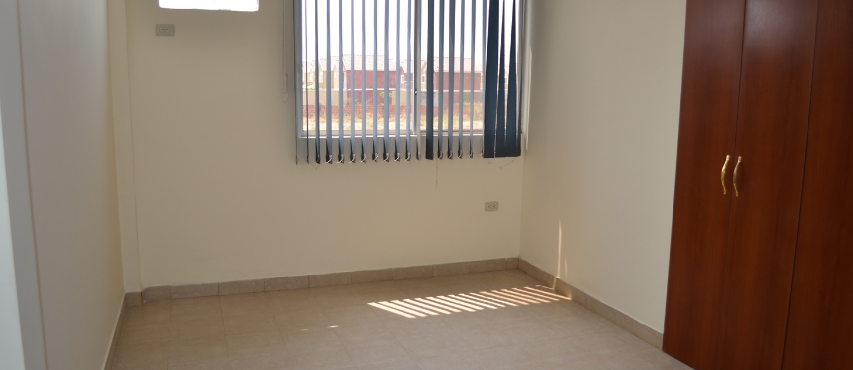 Casa en Alquiler urbanización Cataluña vía Salitre - Samborondon GeoBienes - Casa en Alquiler urbanización Cataluña vía Salitre - Samborondon - Plusvalia Guayaquil Casas de venta y alquiler Inmobiliaria Ecuador