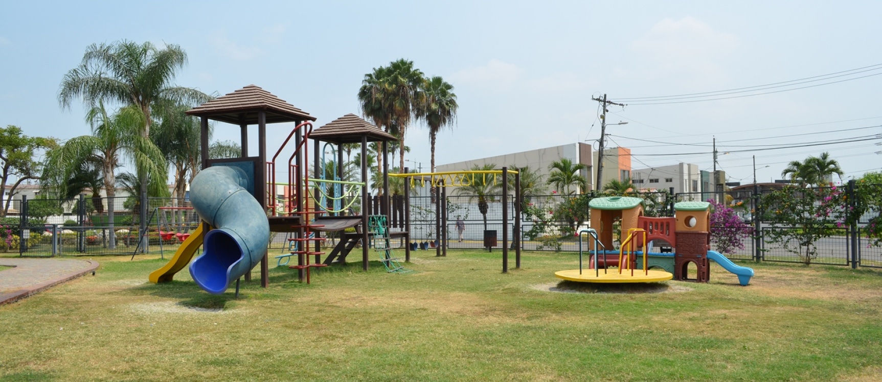 Casa en Alquiler urbanización Cataluña vía Salitre - Samborondon GeoBienes - Casa en Alquiler urbanización Cataluña vía Salitre - Samborondon - Plusvalia Guayaquil Casas de venta y alquiler Inmobiliaria Ecuador