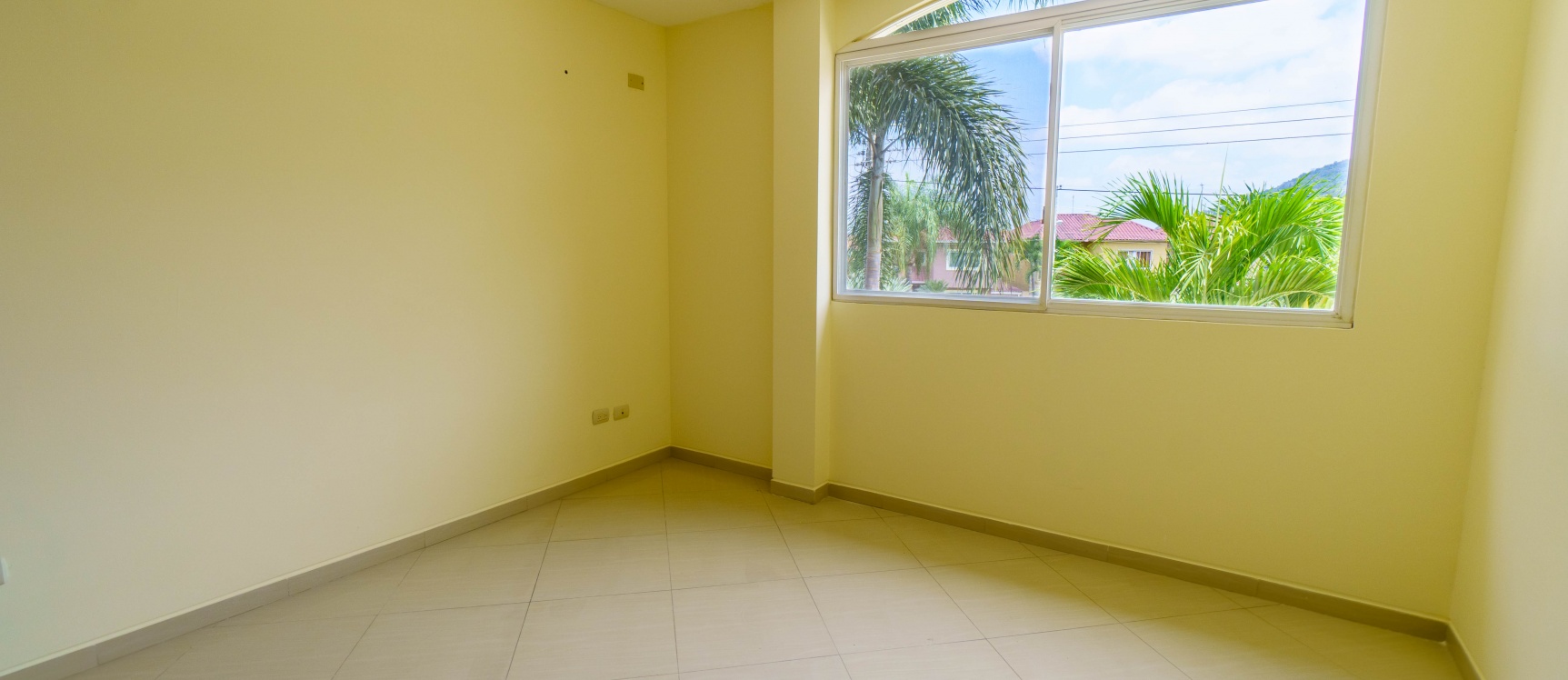 Casa en alquiler urbanización Portal al Sol, vía a la Costa GeoBienes - Casa en alquiler urbanización Portal al Sol, vía a la Costa - Plusvalia Guayaquil Casas de venta y alquiler Inmobiliaria Ecuador